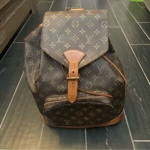 LOUIS VUITTON GM Montsouris Backpack
